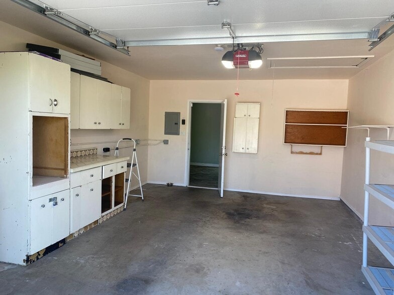Building Photo - 220 Stratus Rd