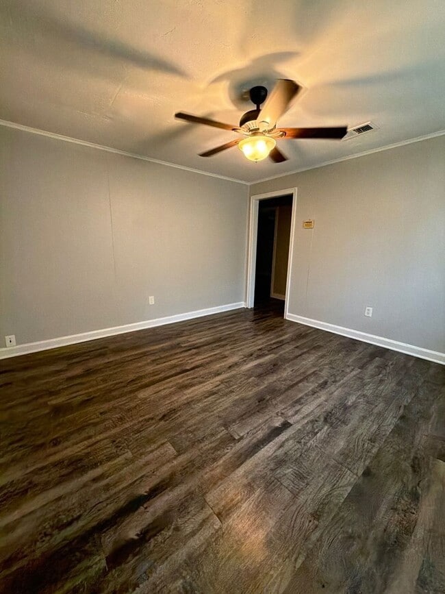 Building Photo - Very Nice Newly Renovated Home in Glenview