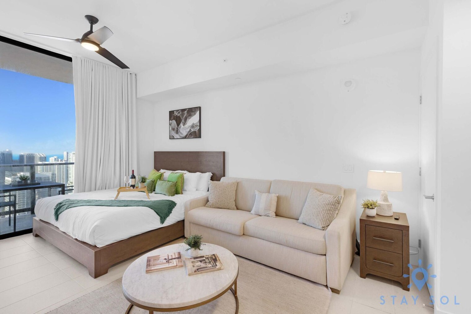 Building Photo - 601 NE 1st Ave