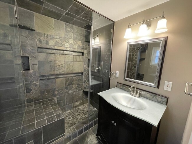 Building Photo - Portland Heights Home with Forest Views and Stunning Updates