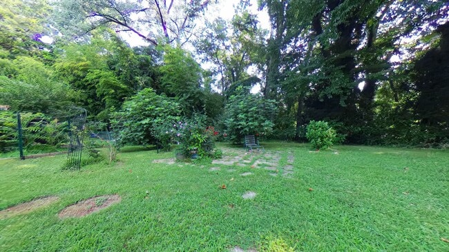 Building Photo - 3 Bedroom 1.5 Bathroom Single Family Home ...