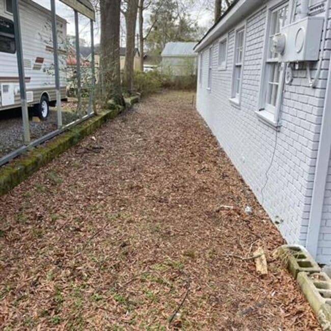 Building Photo - 1324 Drewery Ave