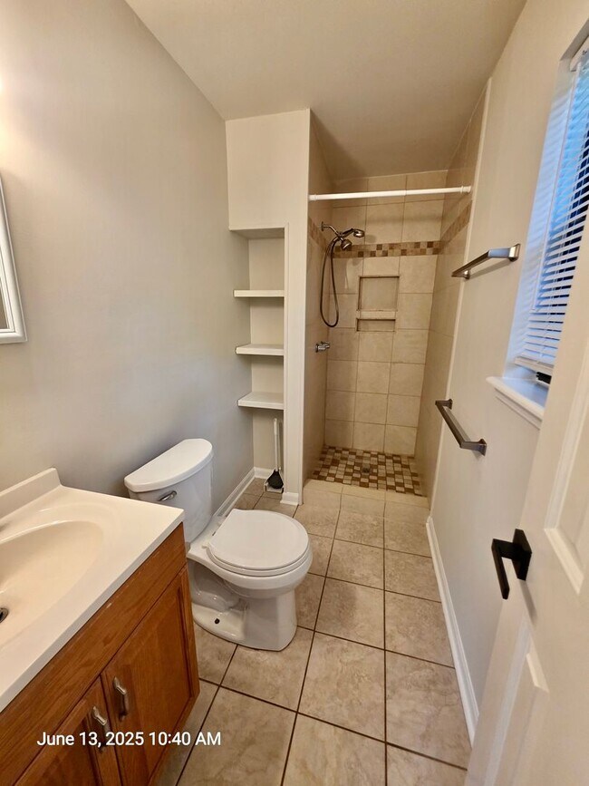 Building Photo - Charming 3 bedroom on a huge lot - Boulder...