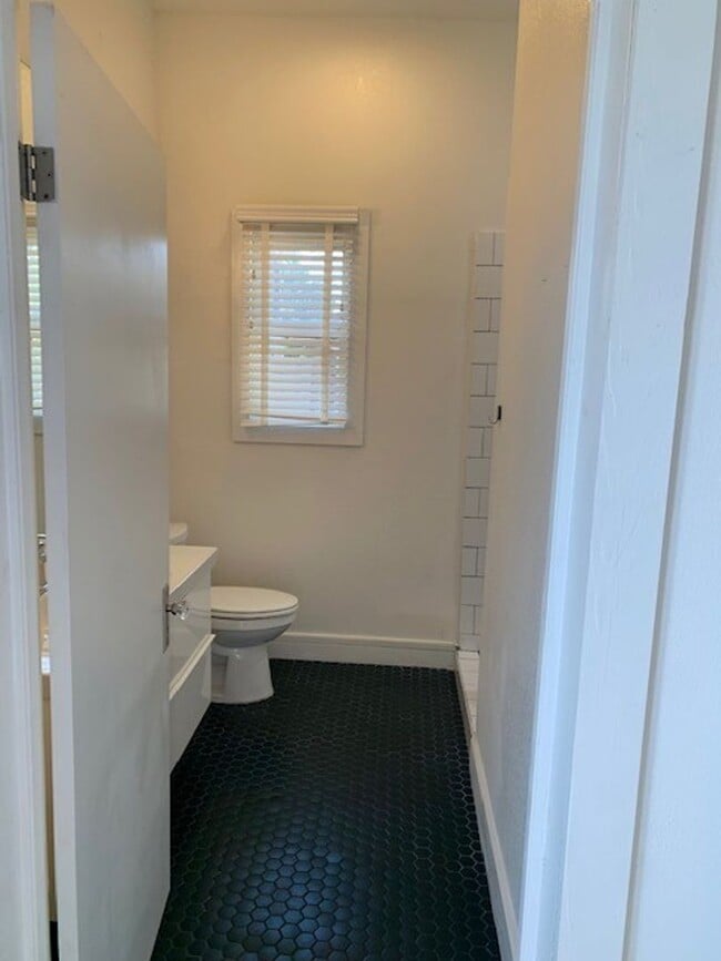 Building Photo - Fully Restored 2BR Classic Near Downtown Dignowity Hill