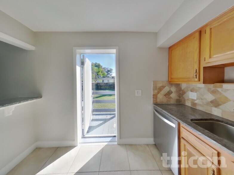 Building Photo - 7138 Mayapple Rd