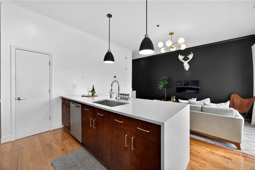 Building Photo - 384 Ralph McGill Blvd NE