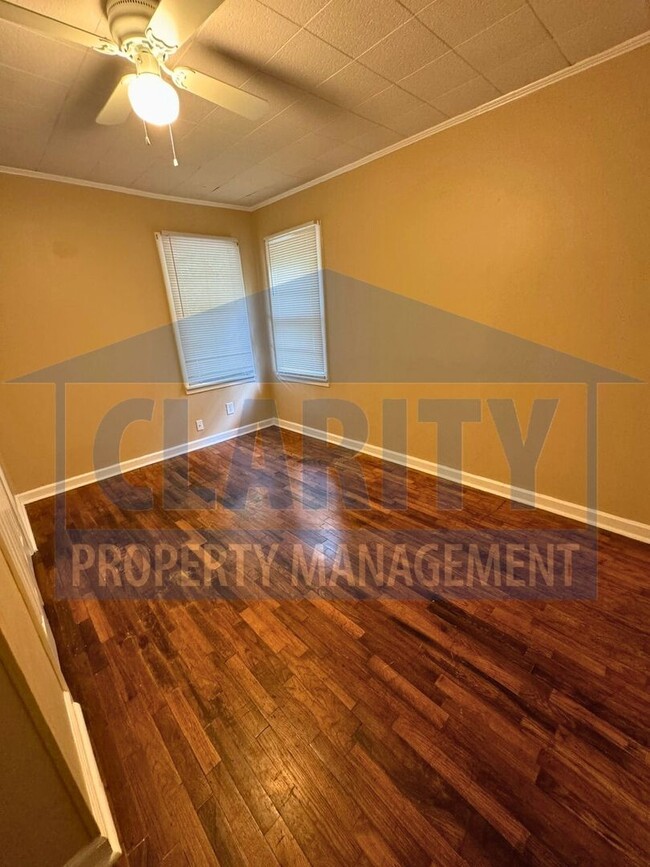 Building Photo - Two bedroom home w/ wrap-around porch!