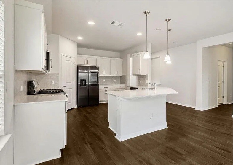 Kitchen - 420 Blue Oak Blvd