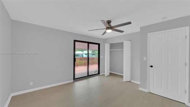 Building Photo - 540 SW 101st Ave