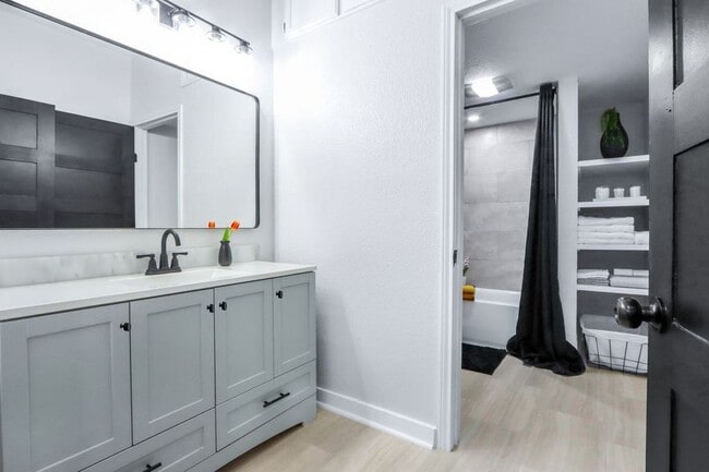 Building Photo - 1213 Spicewood