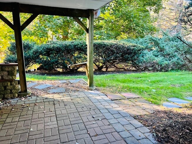 Building Photo - 135 Walker Pond Rd