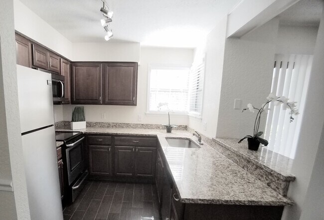 Building Photo - 3020 Antique Oaks Cir