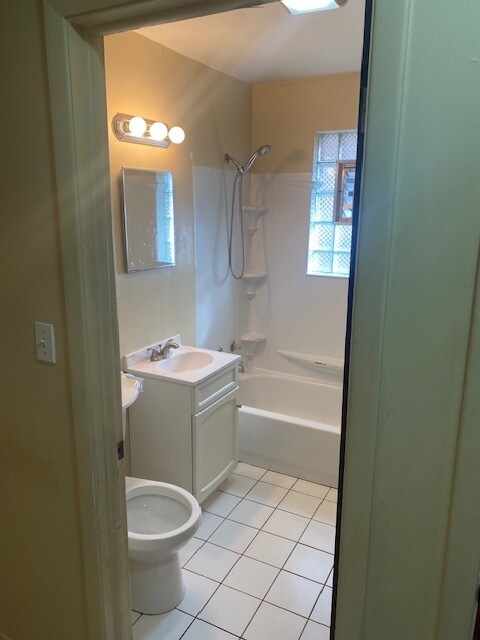 Bath - 11200 S Hale Ave