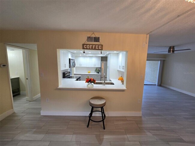 Building Photo - 2718 Orchid Oaks Dr