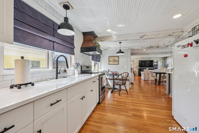 Building Photo - 899 Ocean Ave