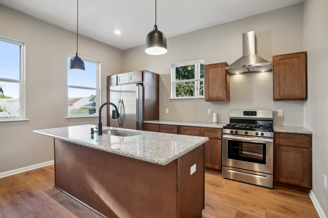 kitchen - 1940 Elysian Fields Ave