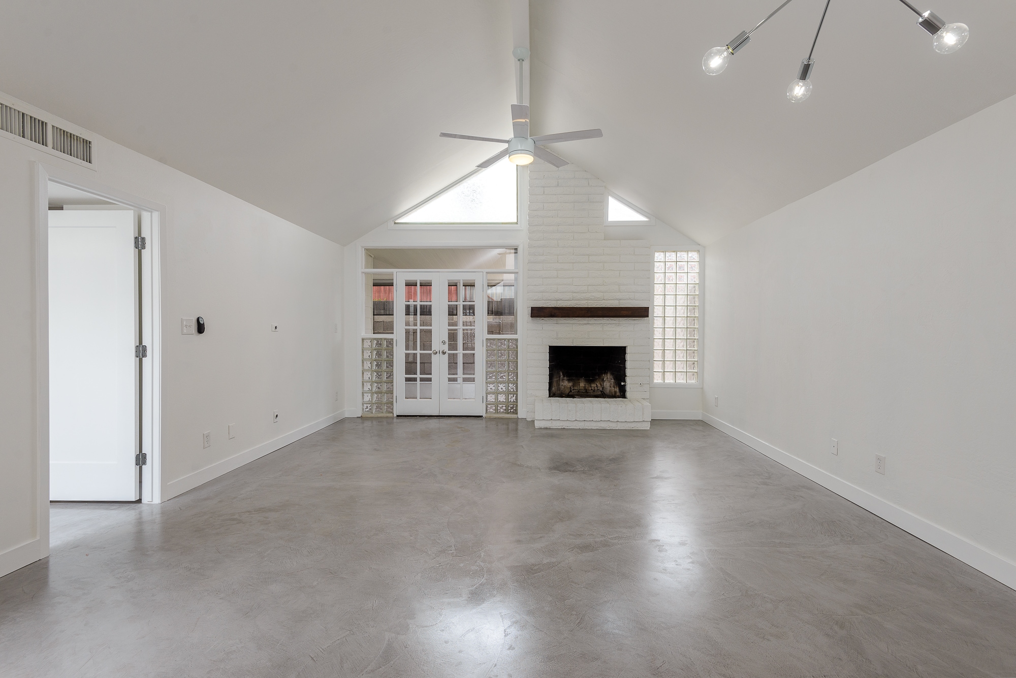 Building Photo - 6022 N 11th St