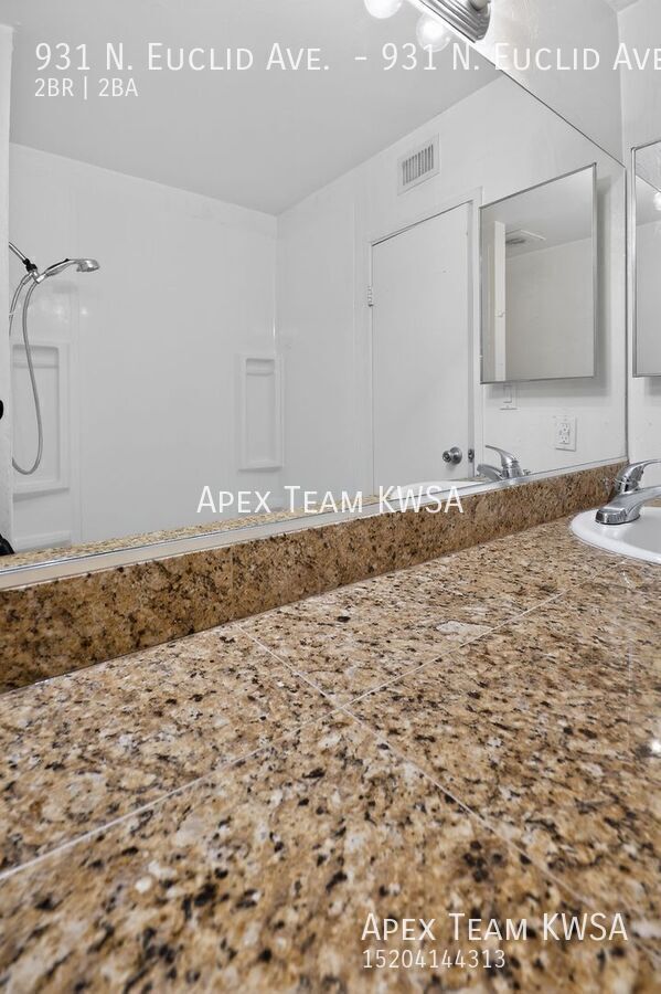 Building Photo - 931 N Euclid Ave