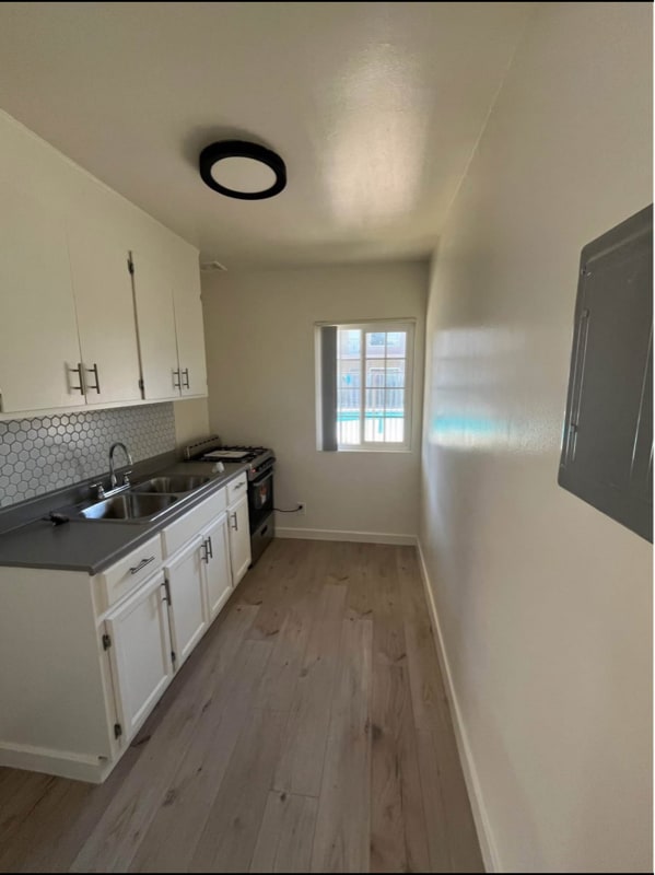 Building Photo - 20033 Saticoy St