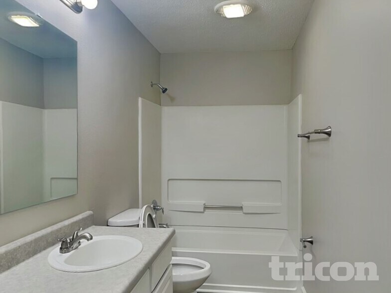 Building Photo - 5330 Basin Park Dr