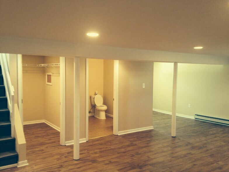 Building Photo - 2037 Terrace Drive