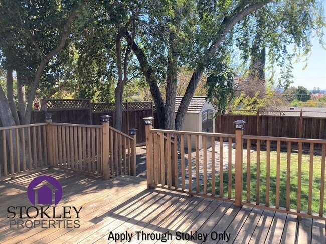 Building Photo - 2438 Upland Dr