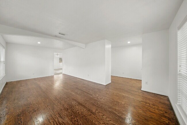 Building Photo - Spacious 4-bedroom in Pearland ISD!