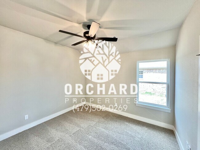 Building Photo - Tontitown- Single-Family Home- Desirable Hickorywood Plan- 4 Bedroom!