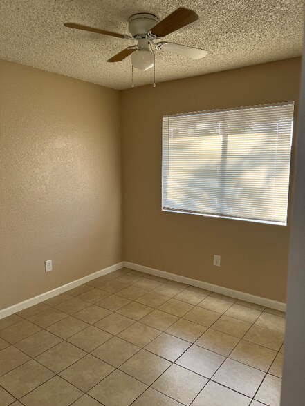 Building Photo - 350 Brown St