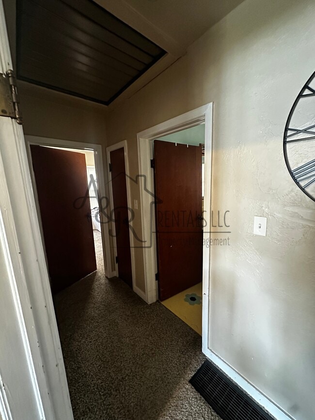 Building Photo - 602 N Walnut St