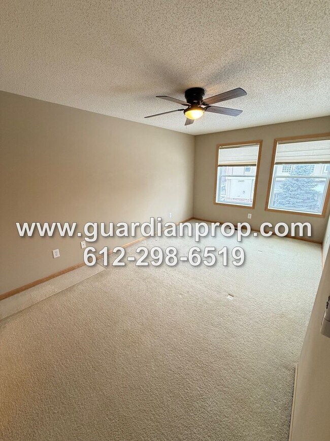 Building Photo - Townhouse in The Lakes of Blaine Available Now, Large Open Floor Plan, Lower Office, Large Balcony