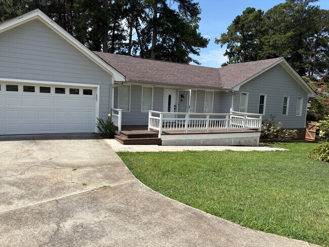 Building Photo - Room in Single Family Home on Greg Dr SW