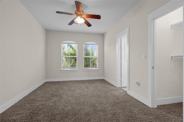 Building Photo - 301 Lily Ln