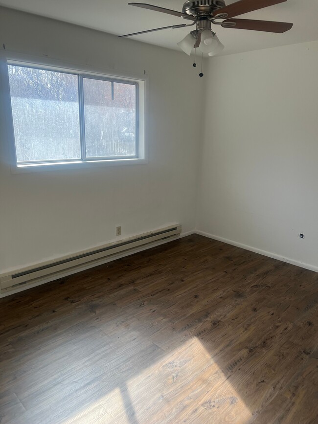Building Photo - 680 Moonlite Dr