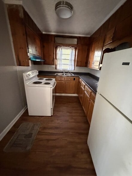 Building Photo - 156 Silver Cir