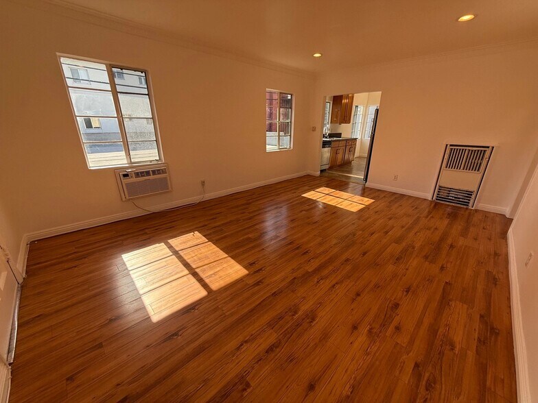 Building Photo - 1811 Garfield Pl