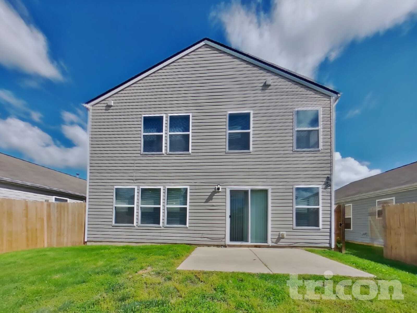 Building Photo - 2337 Middle View Dr