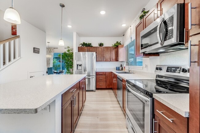 Building Photo - Kehalani 3 bedroom 2.5 bath ocean views  -...