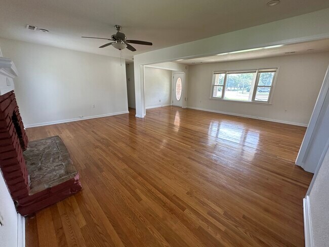 Building Photo - 752 Kempsville Rd