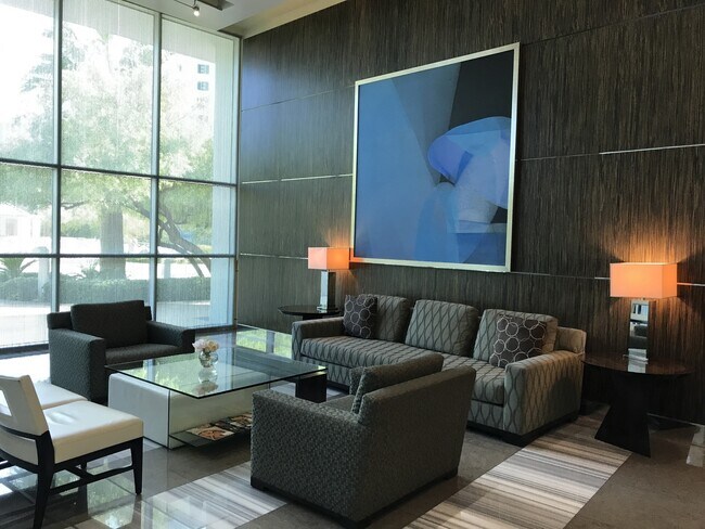 Building Photo - UNFURNISHED Turnberry Towers East-Phenomenal Upscale 1 Bdrm/1.5 Bath Condo on 17th Floor!