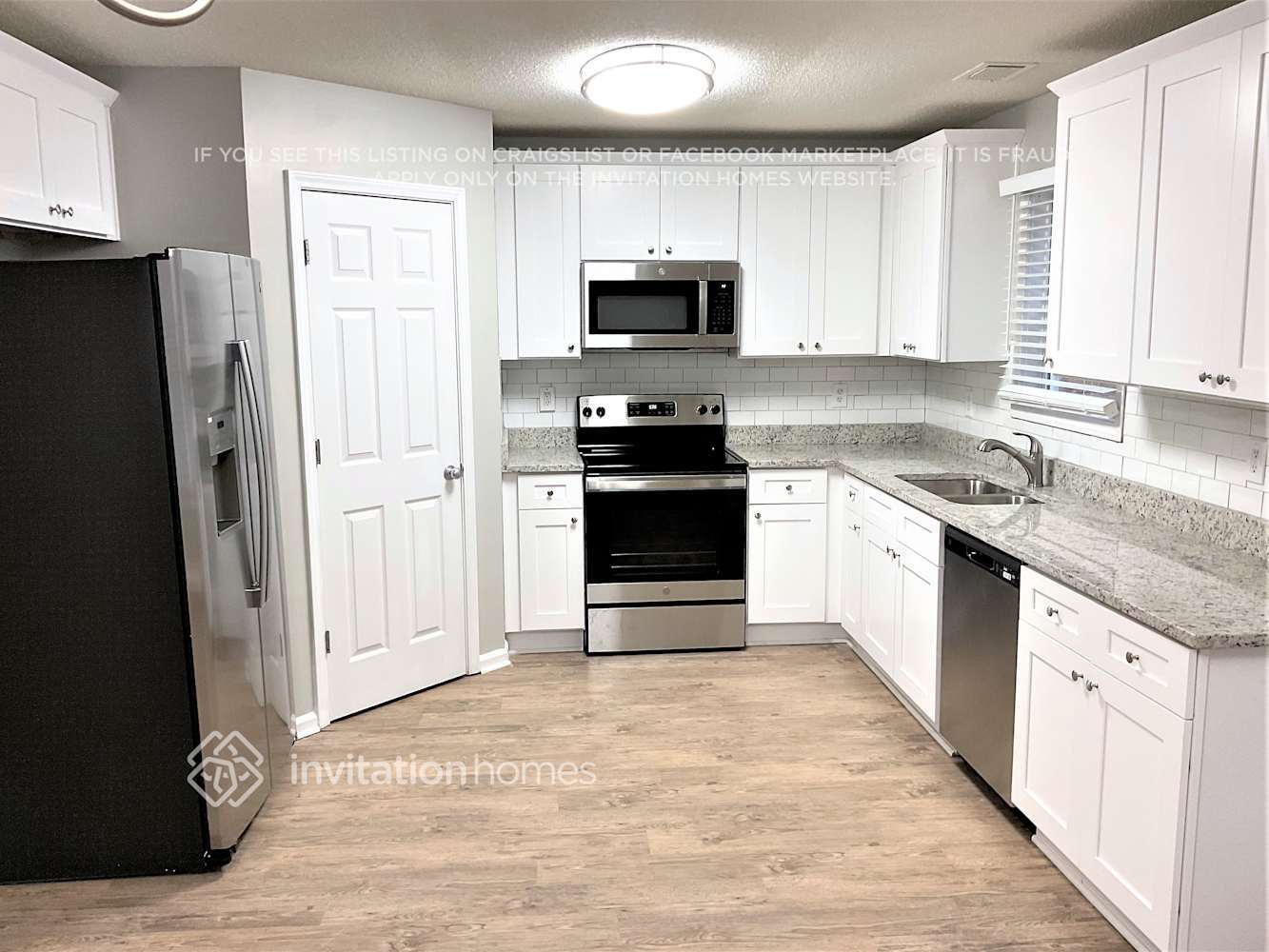 Building Photo - 3785 Pine Village Pl