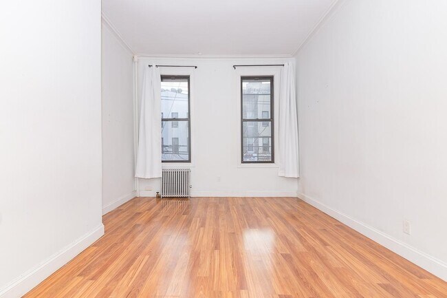 Building Photo - 293 Wyckoff Ave