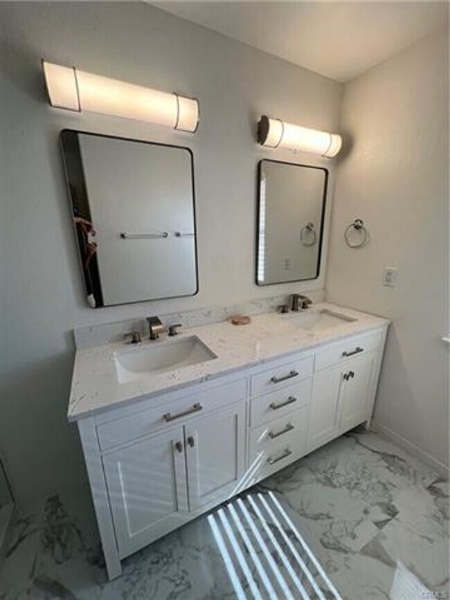 Building Photo - Welcome to this beautifully remodeled home