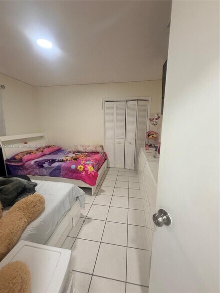 Building Photo - 3821 SW 89th Ct