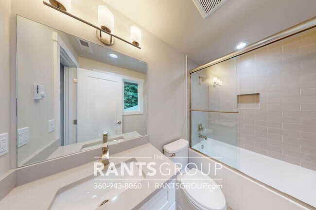 Building Photo - 4 br, 3 bath House - 3124 Jorgenson Rd NE