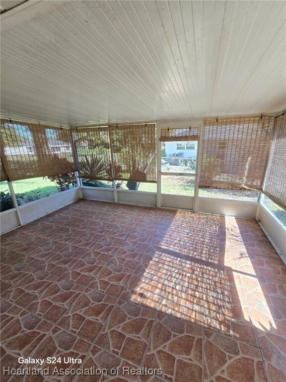 Building Photo - 1401 Valencia Ave