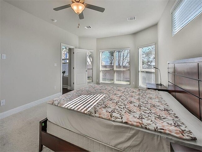 Building Photo - 15601 Cabrillo Way
