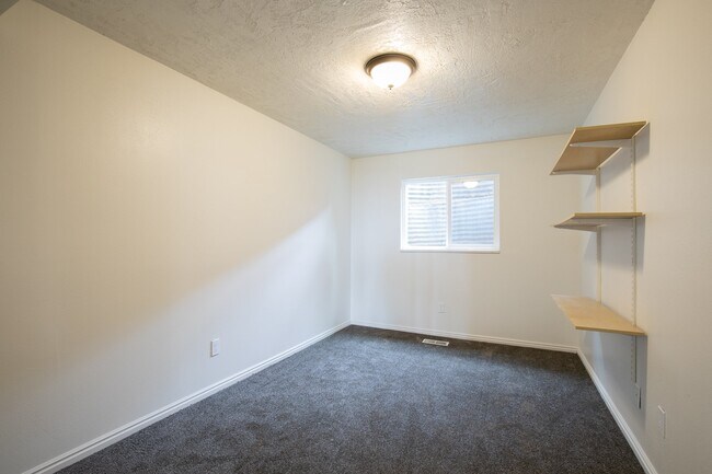 Building Photo - 3983 N Quail Ridge Dr
