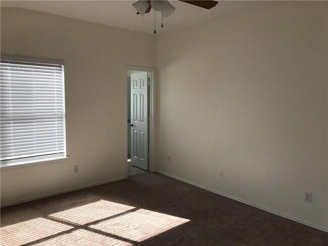 Building Photo - 4507 Hoffman Dr