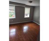 Building Photo - 1932 Bank St